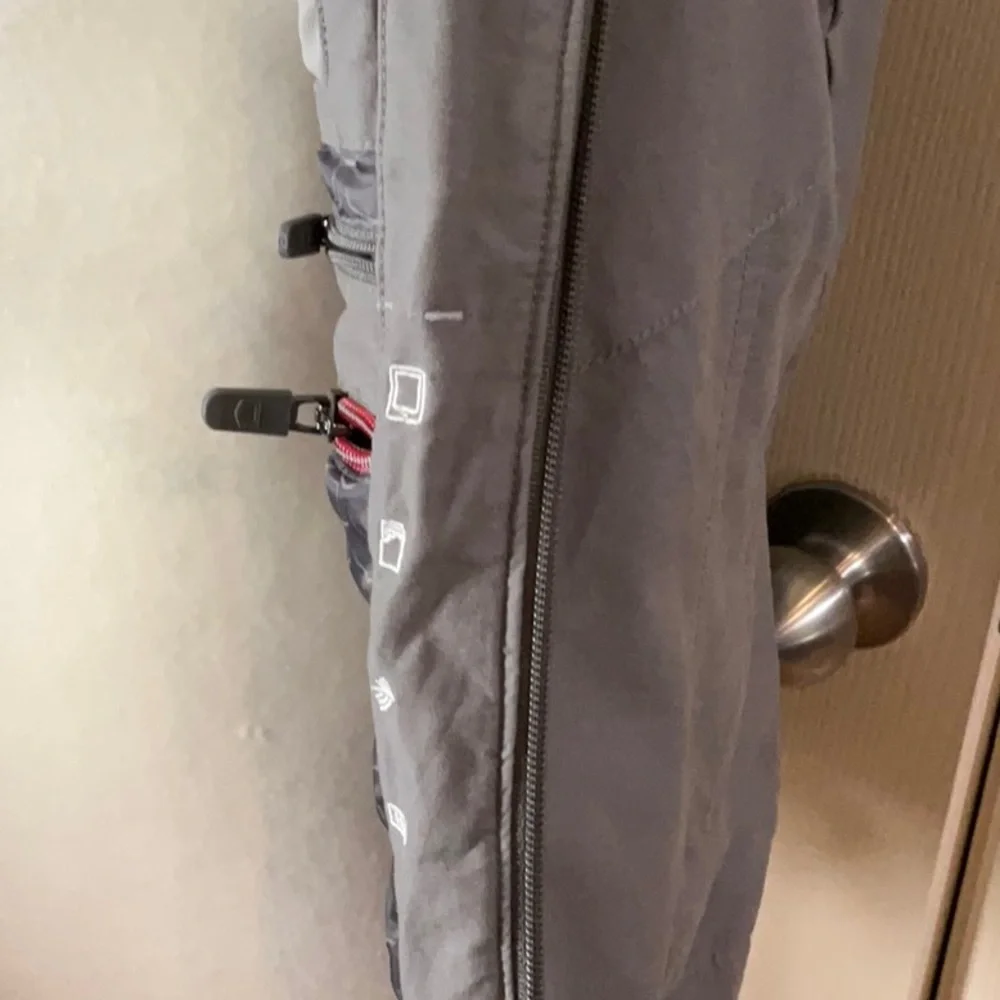 Women's Gray Sleeveless utility  + Jacket - Picture 12 of 14